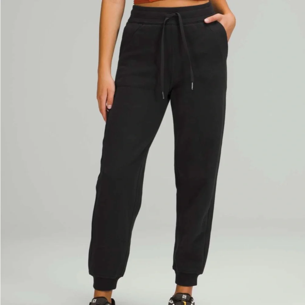 LULULEMON Scuba High-Rise Jogger Black Relaxed Oversized HR Pants W5CV9S Sz 10 - Picture 1 of 8